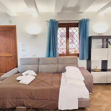 Gloria Luxury Apartment *